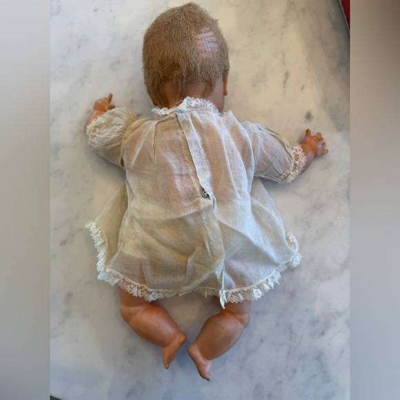 Vintage 1960s Mattel Tiny Thumbelina Doll plus her outfits & She Still Works! - Picture 5 of 17